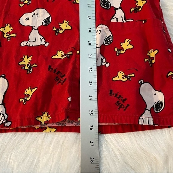 Peanuts Shirt Women’s Scrub Top Size Large Short Sleeve Red Cotton Medical - Picture 8 of 9